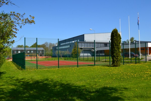 Kiili tennise- ja jalgpalliväljak