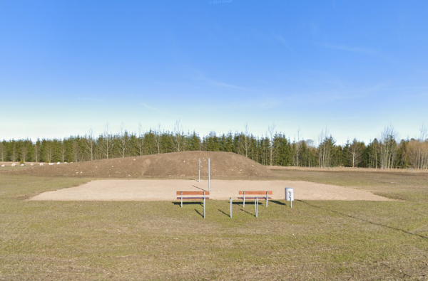 Vaela Astelpaju tee 1 võrkpalliväljak